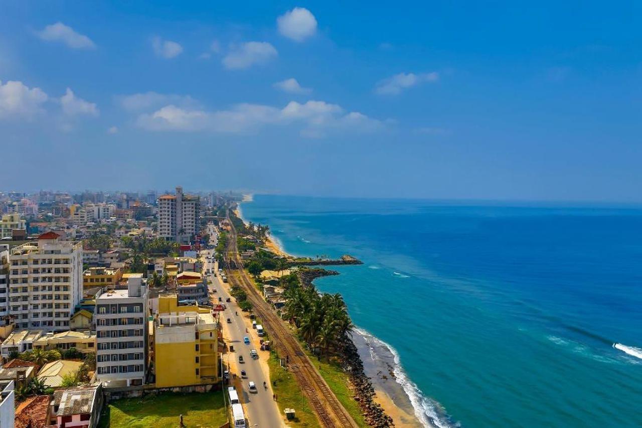 Radisson Hotel Colombo Exterior photo